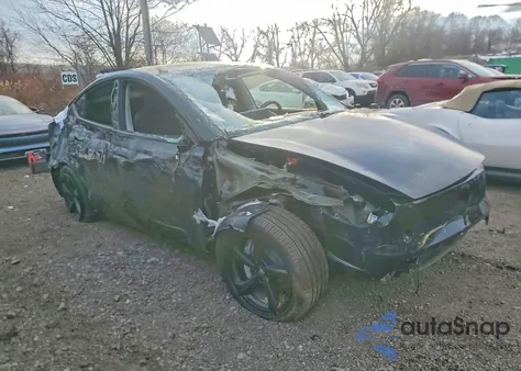 2026 Tesla Model Y from USA, damaged, VIN 7SAYGDEE0TA405968